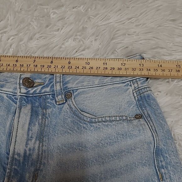 American Eagle Mom Jean Womens Size 2 Regular Light Wash High Rise Distressed - Picture 10 of 12